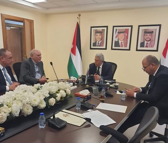 القطامين يبحث مع نقابة الميكانيك والعاملين بالنقل تحسين اوضاع السائقين وتعزيز حمايتهم الاجتماعية