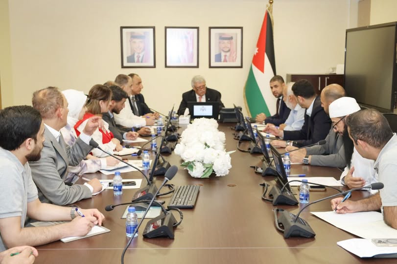 القطامين يبحث مع جمعية النقل السياحي التحديات التشغيلية ويؤكد دعم تطوير القطاع